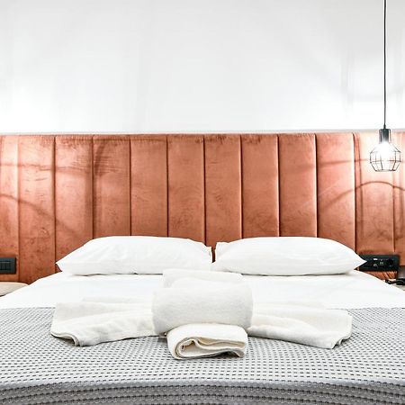 Aeolos Luxury Suites 아테네 외부 사진